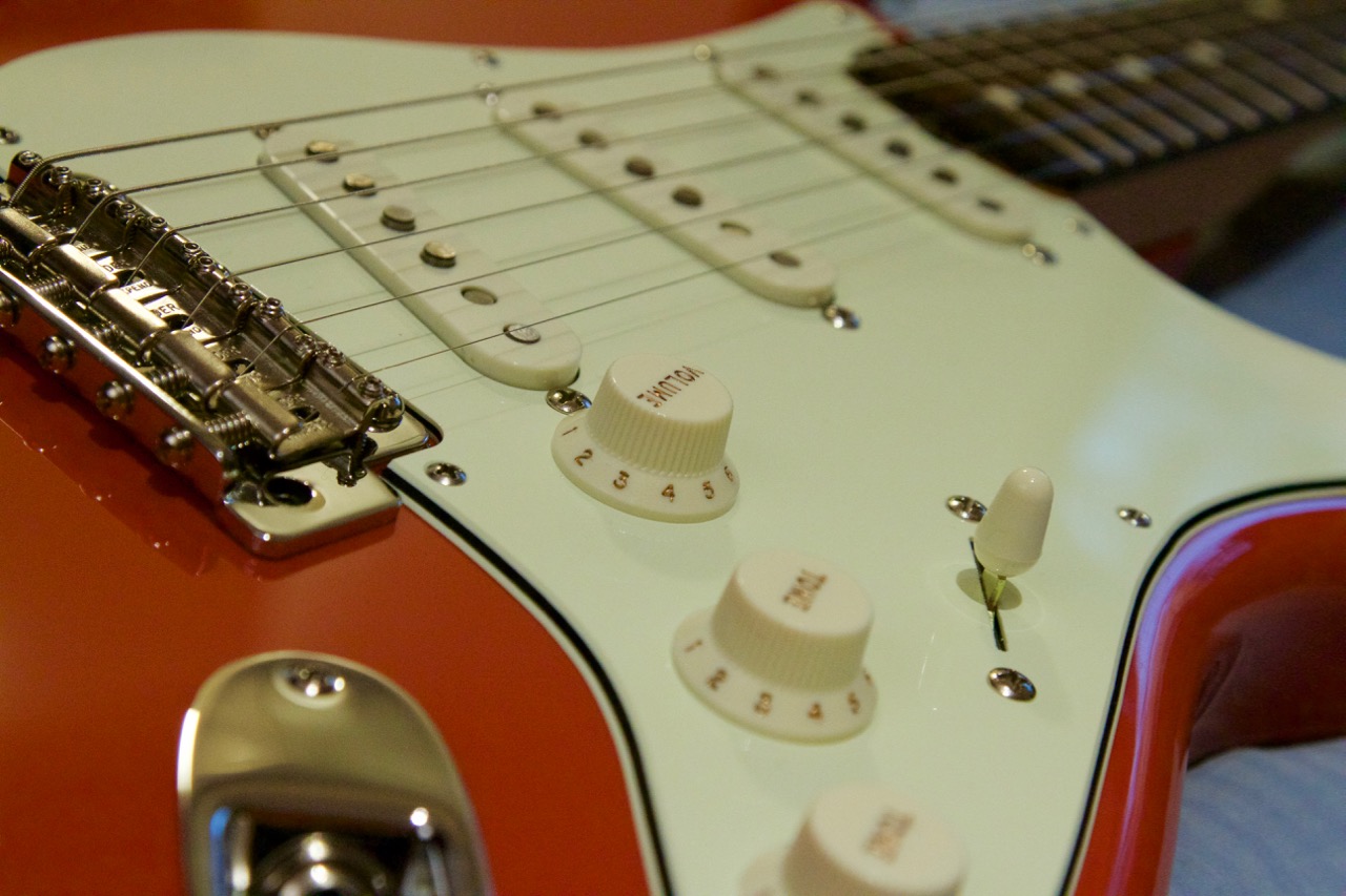 Fender "Classic Player 1959" - part 3: Pickguard, pickups and electronics